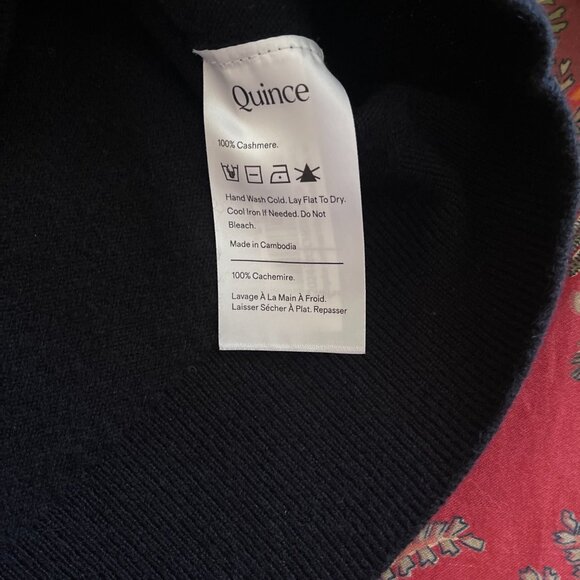 Women's Quince Mongolian Cashmere V-Neck Sweater Black Medium EUC!!! - Picture 6 of 8